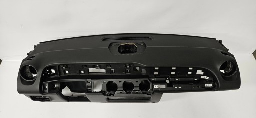 dashboard instrument panel cockpit MERCEDES GLB X247 EUROPA