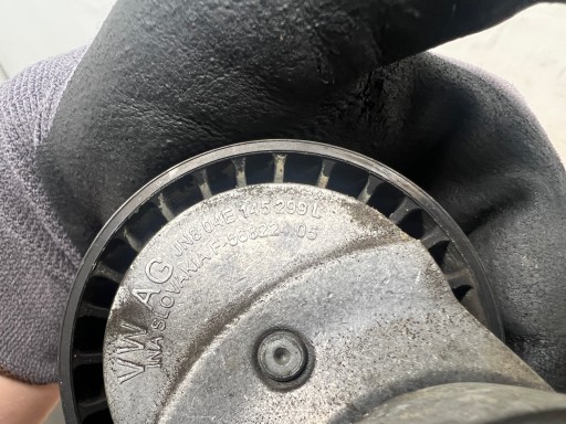 Audi A1 8X 1.0 TSI adjuster roll pulleys 04E145299L