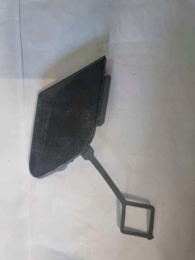 PEUGEOT 208 -> Abschleppöse der Stoßstange vorne