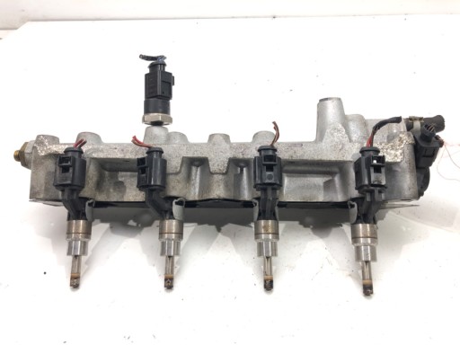 ЛИТТЯ ПІД ТИСКОМ VW GOLF V 03C133036D GK00266 1,6 115 КМ