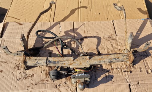 БУКСИРОВОЧНЫЙ КРЮК PEUGEOT EXPERT II 07-