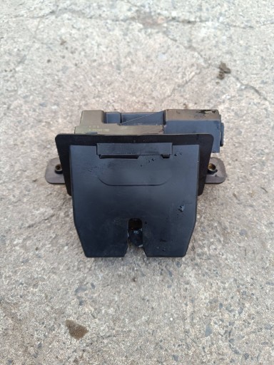 Ford Fiesta 2015 MK7 LIFT lock of the rear bonnet