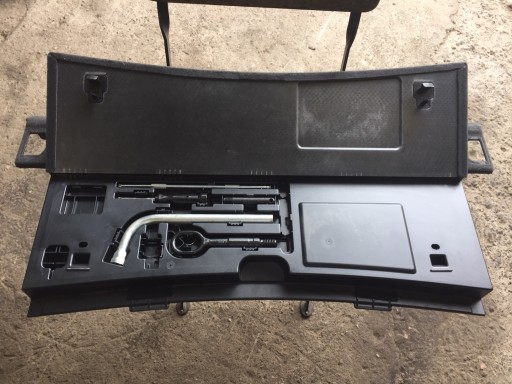 A4 B8 универсал пол багажника инструменты 8K9861529A