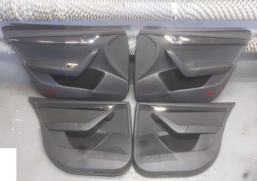 SKODA OCTAVIA III БЕКОН ДВЕРІ ПЕРЕДНЯ ЗАДНЯ KPL ШКІРА