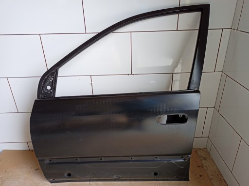 Ліві передні двері toyota picnic ipsum 1995-2001