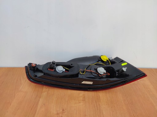 AUDI Q7 4L right light rear part rear CIEMNY the centre