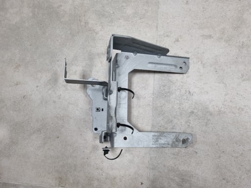 Кріплення акумуляторної батареї VOLVO XC40 32263743