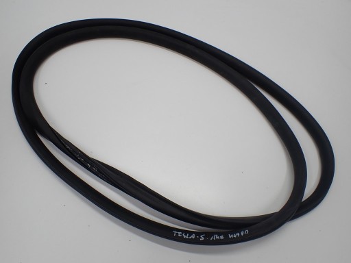 ПРОКЛАДКА КРЫШКИ БАГАЖНОГО ОТСЕКА TESLA MODEL S 14R