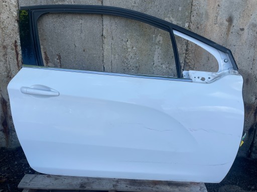 ДВЕРЬ PEUGEOT 208 ПРАВАЯ ПЕРЕДНЯЯ 3D