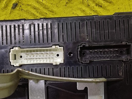 RENAULT CLIO II module UCH 8200387289