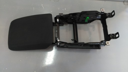 8R0864283A - AUDI Q5 8R подлокотник материал