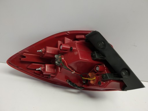 12-15r Kia Ceed II HB ladna light wklad rear part right originál