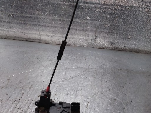 ЗАМОК ДВЕРЕЙ ЛІВИЙ ЗАДНІЙ OPEL ASTRA H 13210738PU