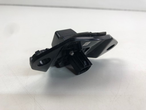 Toyota yaris iii камера заднего вида в хэтке 86790-0d010