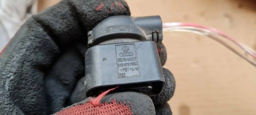 A4 B9 8W connecting spoiler KOSTKA ZLACZE 8K0973705A A5 8W Q5 A6 VW AUDI