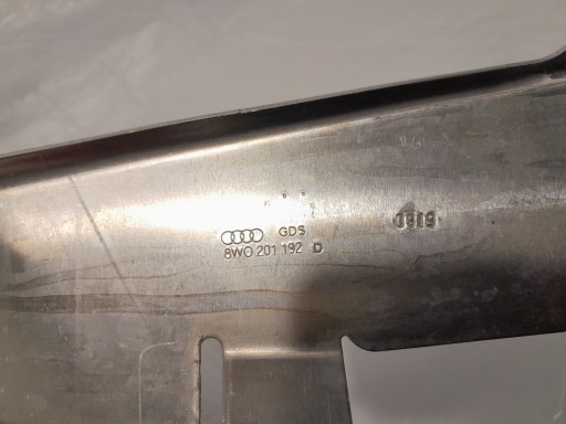 AUDI A5 F5 8W Poignée Support plaque PRZEWODOW Carburant 8W0201192D