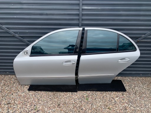 ORGINAL MERCEDES W211 door left left rear part rear. 775 C775 sedan