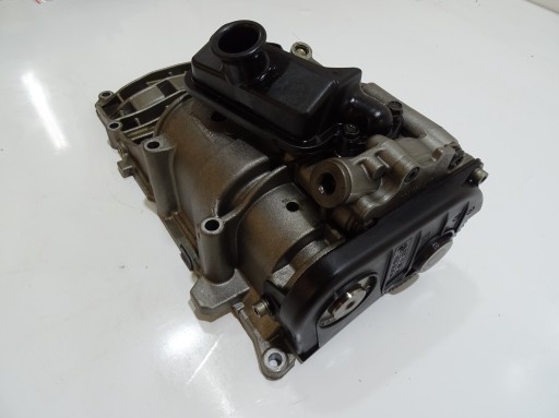 oil pump BMW E60 E61 2.0 D 7793754
