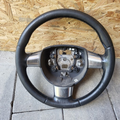 FORD FOCUS MK2 04-11r KOMBI HB Volant SKORZANA