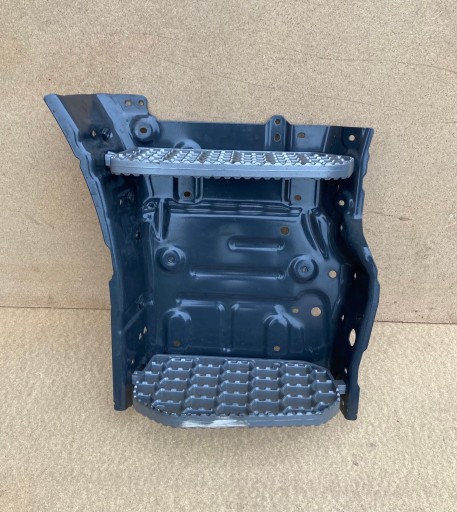 СТУПЕНЬ ПОЛОСТЬ СТУПЕНЬ RH SCANIA R S NGT 2554008