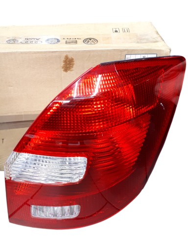 ОРИГИНАЛЬНЫЙ ЗАДНИЙ ФОНАРЬ ЗАДНИЙ ПРАВЫЙ VW SKODA FABIA II