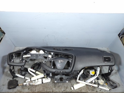 KIA CEED II konzola kokpit prístrojová doska airbag