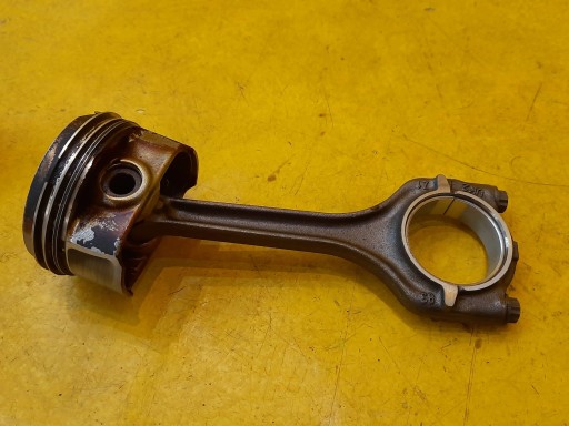 Skoda Octavia III 1.2 TSI поршень шатун