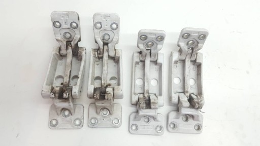 AUST107802 - КОМПЛЕКТ ЗАДНИХ ПЕТЛЕЙ 906 W906 SPRINTER CRAFTER I 270 БЕЛЫЙ