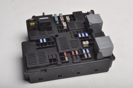 Блок запобіжників volvo xc60 ii 31676132