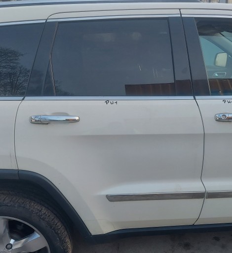 Jeep grand cherokee wk2 11-21r двері прямо назад pw1 голий