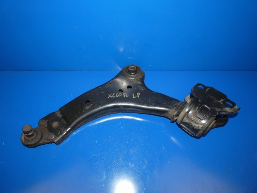VOLVO XC60 and arm left front front