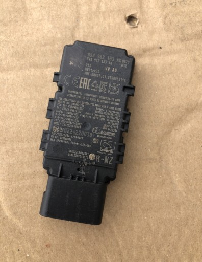 85H962133AK 85H - Антенний підсилювач vw audi porsche 85h962133ak......