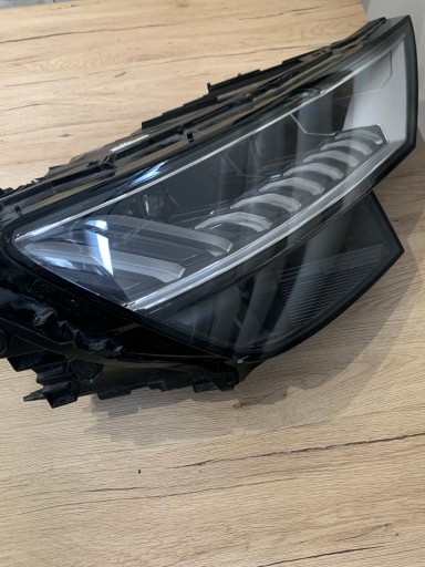 4M8 4M0941036 - Світлодіодний модуль правої фари audi q8 / sq8 1078.002 r 4m8941035