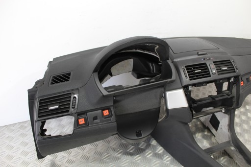 dashboard console cockpit BMW X3 E83 LIFT