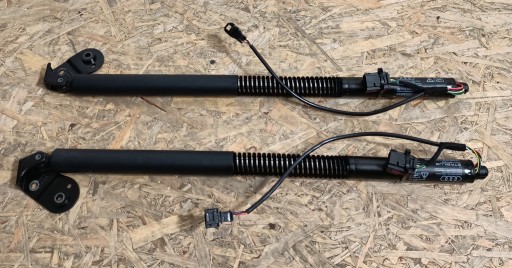 4G8827851 4G8827852 - AUDI A7 привод крышки багажника правый левый комплект.