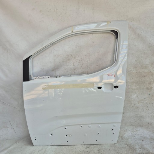 PEUGEOT RIFTER 18- door left front front B.nice