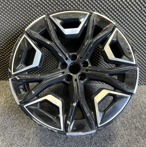 Bmw ix алюминиевый обод 9,5jx22h2 is 37 5a02658bla