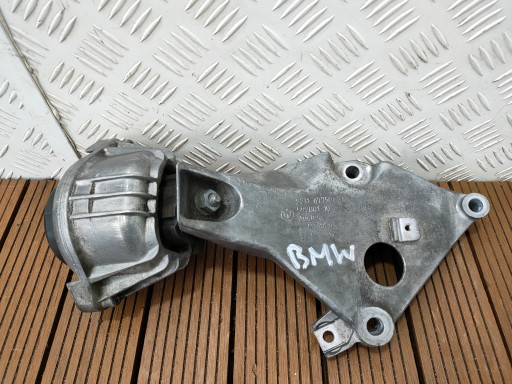 BMW E81 E82 E87 E88 04-11 2.0D N47 holder engine mount left 6775041-01 OE