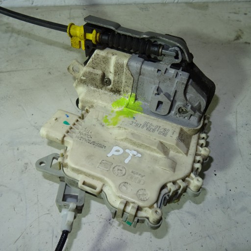 AUDI A5 8T lock door right rear part 8K0839016C