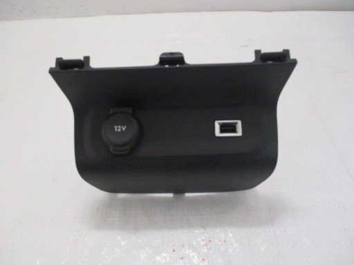 C3 III электрическая розетка и USB 9829485677