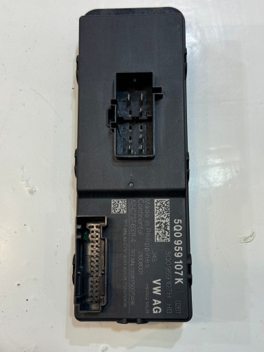 888.160,059 - Электрический модуль крышки багажника vw passat b8 5q0959107k функционален, легален!