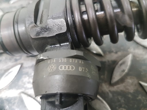 pumpe düse KOMPLET VOLKSWAGEN GOLF 4 038130073AG 0414720213