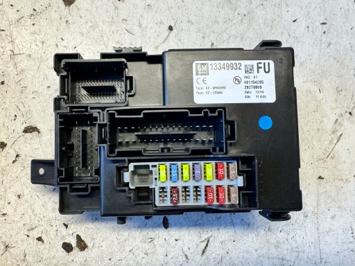 OPEL MERIVA B Module fusibles BSI Unité commande confort BCM 13349932 FU