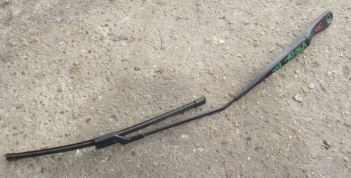 VOLVO V50 2.4 D 06R Bras essuie glace Droite Avant 30699998