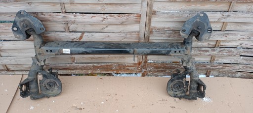 555117070R J92 - Балка заднего моста dacia lodgy dokker 12-20 год 555117070 оригинал