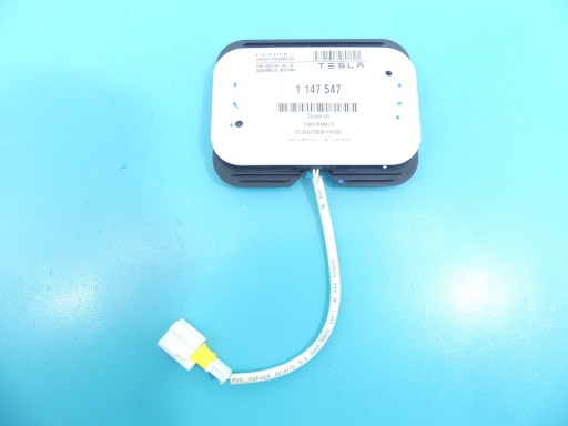 1005778-00-B - Датчик тиску сидіння, задній центр, tesla модель s