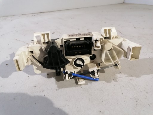 Citroen C2 and control panel air conditioning devices