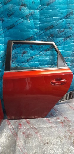 Задні двері ліва toyota auris ii 3t3 hb