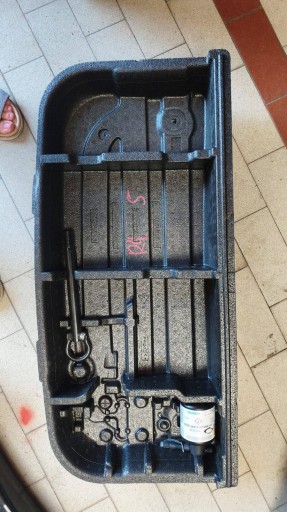 Wklad ruote Della ruota di scorta ASSORBITORE ucho klej Renault 4 849756243R