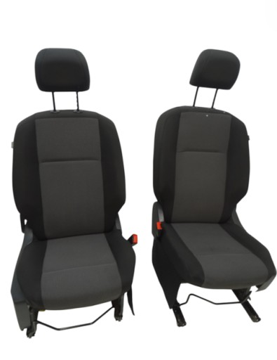 KOMPLET Sitze links+rechts vorne TOYOTA PROACE CITY 2022R.